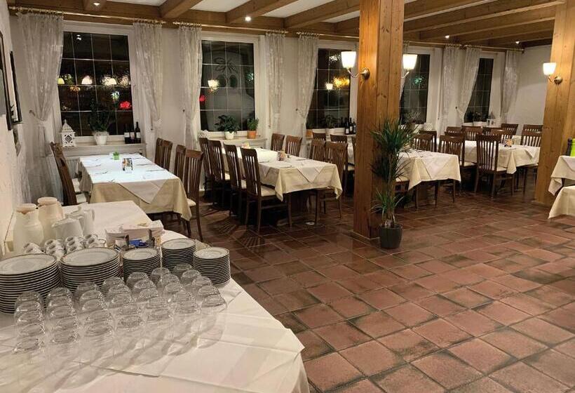 酒店 Waibstadter Hof