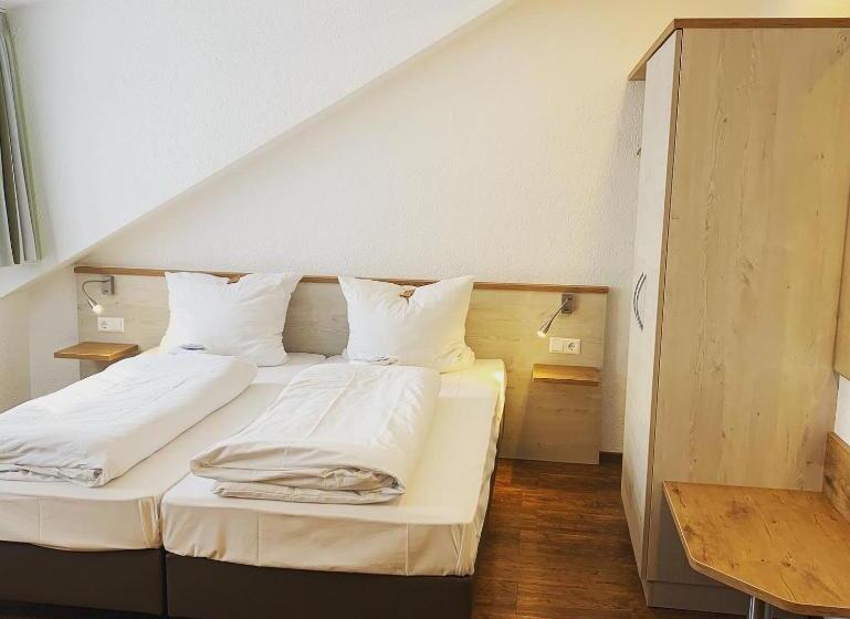 酒店 Waibstadter Hof