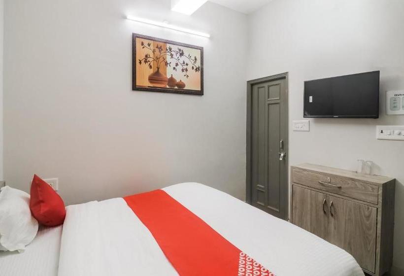 Szálloda Oyo 65532 Clock Inn