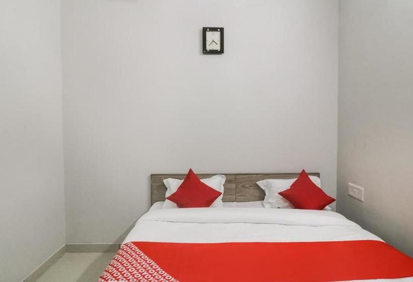 Hotel Oyo 65532 Clock Inn