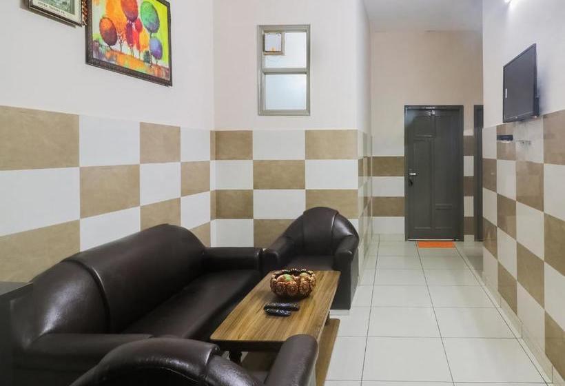 Hotel Oyo 65532 Clock Inn