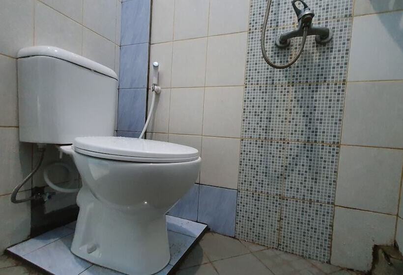 בית מלון כפרי Reddoorz Syariah At Jl Pangeran Hidayatullah Cianjur