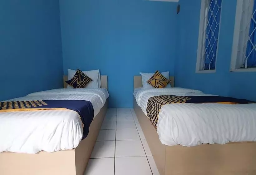 Hotelli Reddoorz Syariah At Jl Pangeran Hidayatullah Cianjur