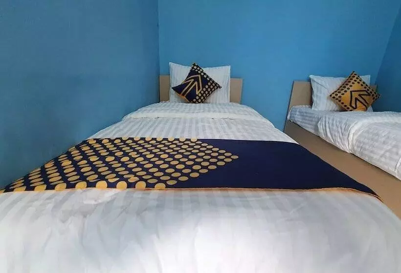 Hotelli Reddoorz Syariah At Jl Pangeran Hidayatullah Cianjur