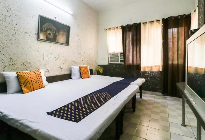 ホテル Spot On 65859 Prayag Guest House