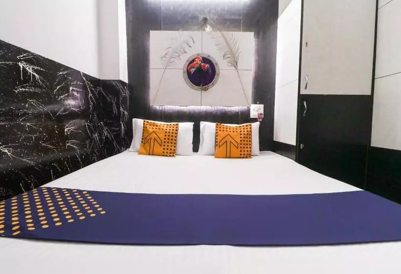 ホテル Spot On 65859 Prayag Guest House