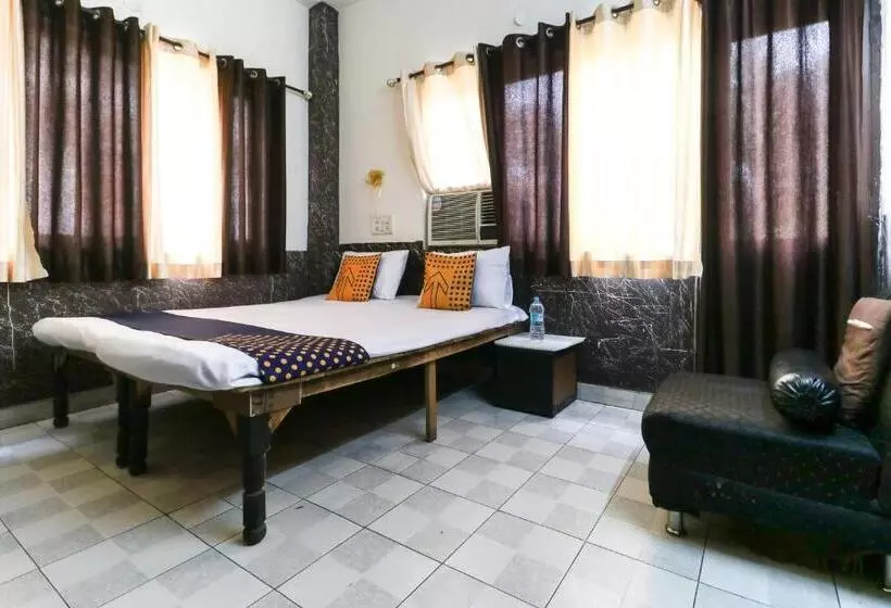 ホテル Spot On 65859 Prayag Guest House