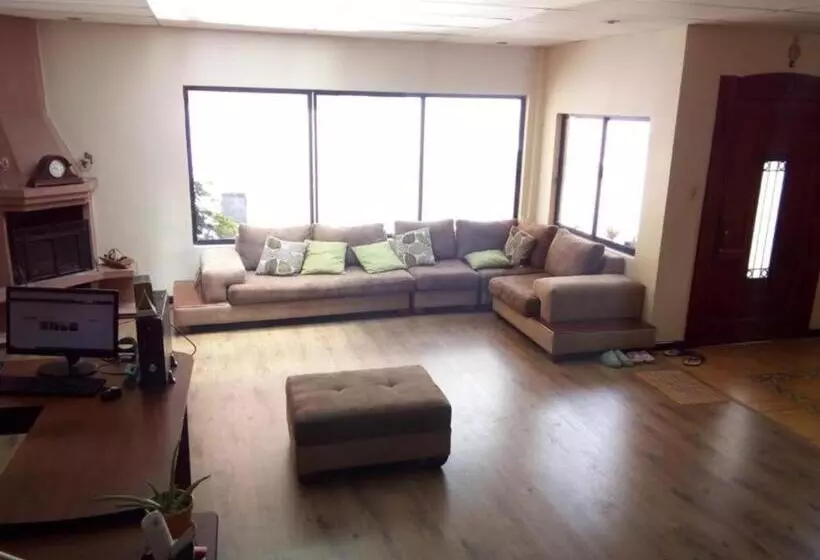 Retkeilymaja Casa De Huéspedes Tu Parada En Cuenca