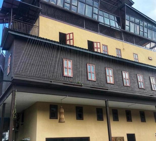 Отель Anggun Lodge