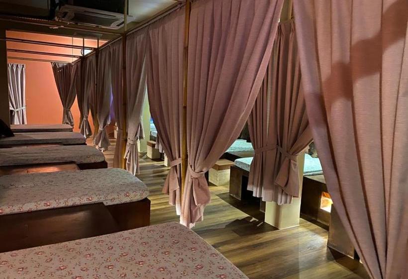 Отель Anggun Lodge