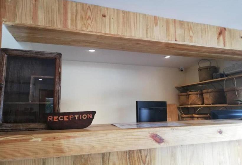 Отель Anggun Lodge