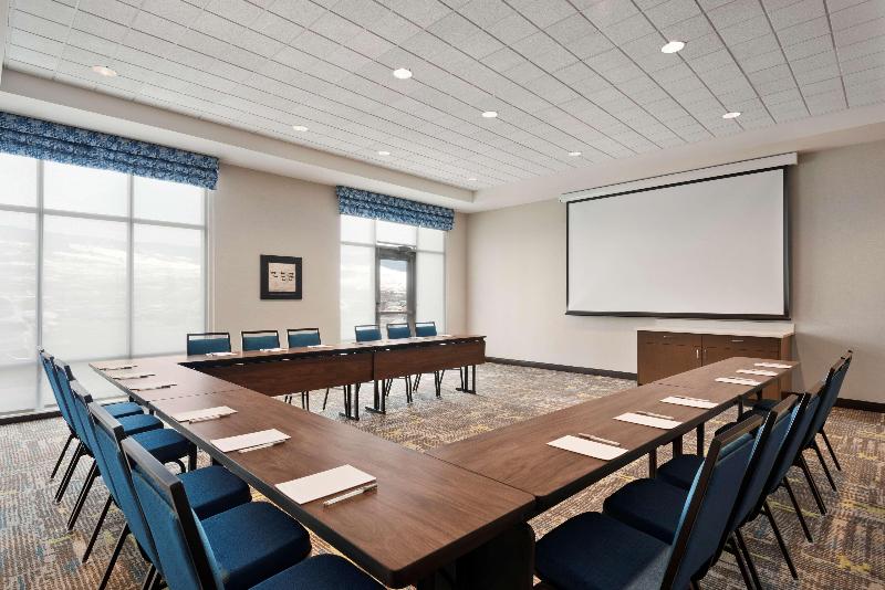 בית מלון כפרי Hampton Inn & Suites By Hilton Kelowna Airport