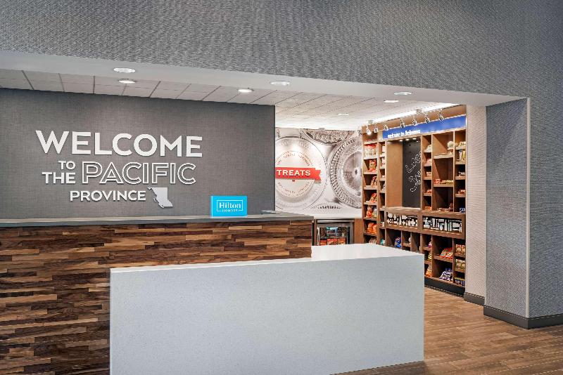 בית מלון כפרי Hampton Inn & Suites By Hilton Kelowna Airport