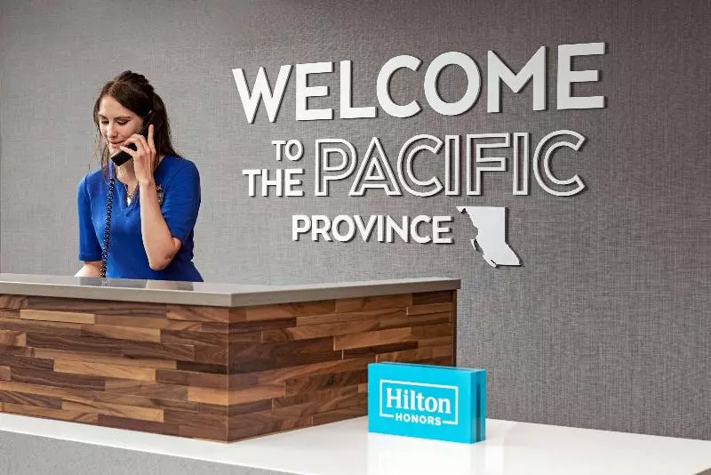 هتل Hampton Inn & Suites By Hilton Kelowna Airport