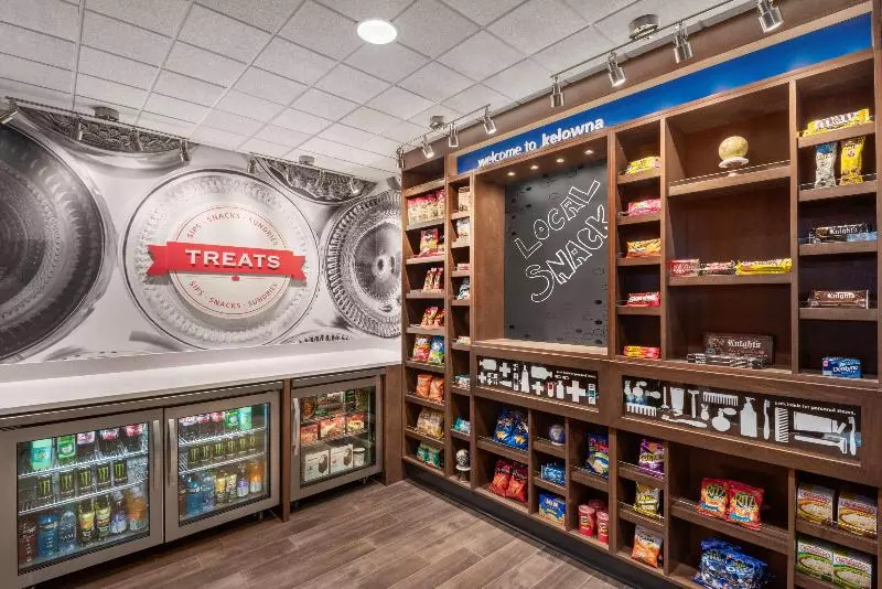 هتل Hampton Inn & Suites By Hilton Kelowna Airport