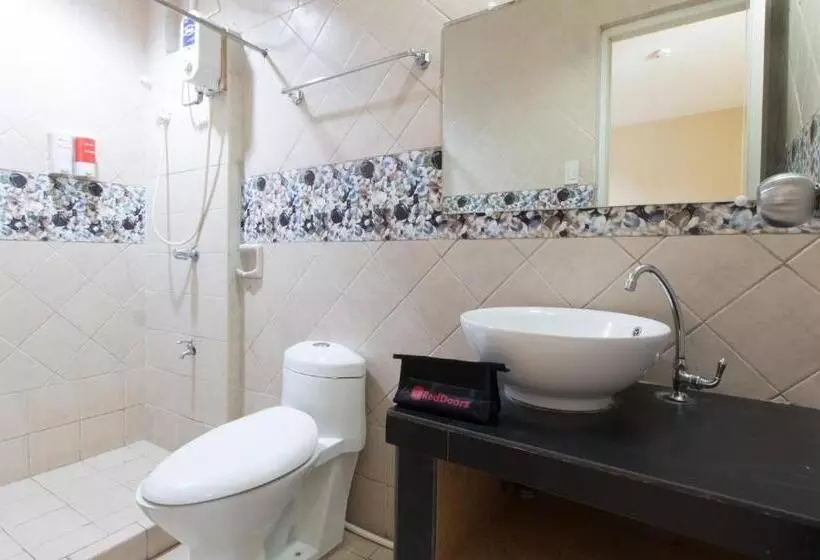 ホテル Reddoorz At Teofila Lodge