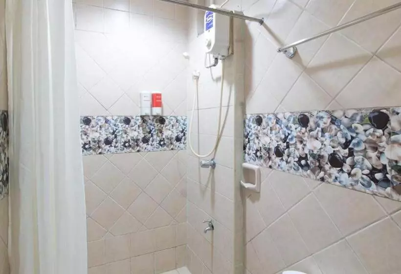 ホテル Reddoorz At Teofila Lodge