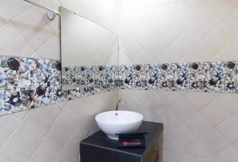 ホテル Reddoorz At Teofila Lodge