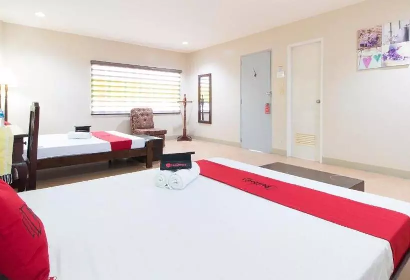 ホテル Reddoorz At Teofila Lodge