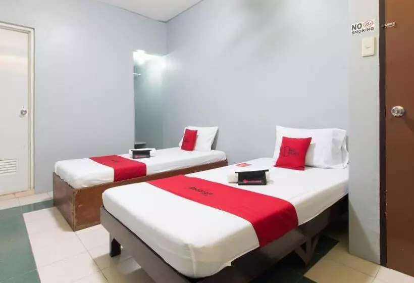 ホテル Reddoorz At Teofila Lodge