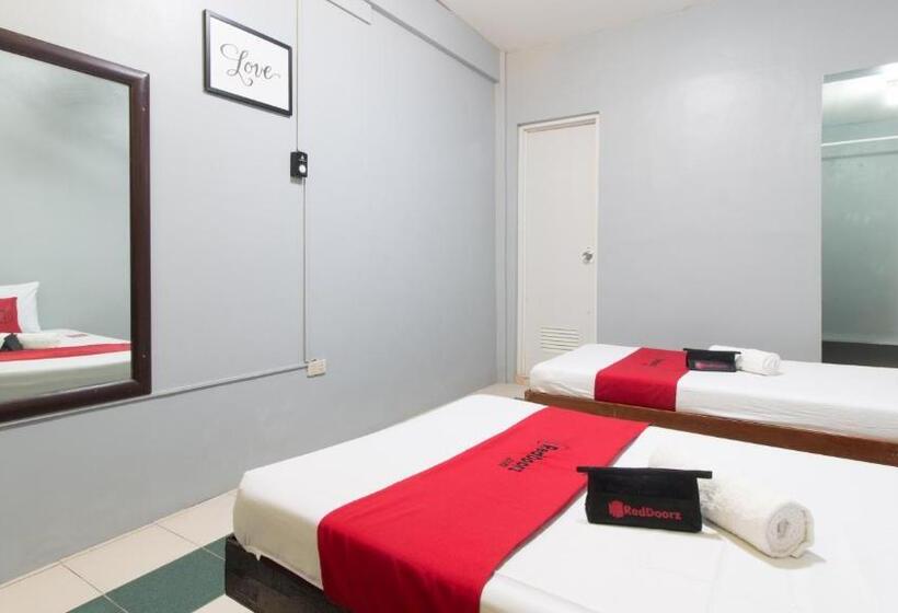 ホテル Reddoorz At Teofila Lodge