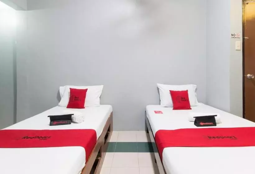 ホテル Reddoorz At Teofila Lodge