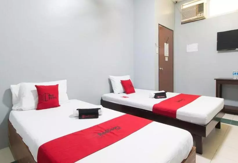 ホテル Reddoorz At Teofila Lodge