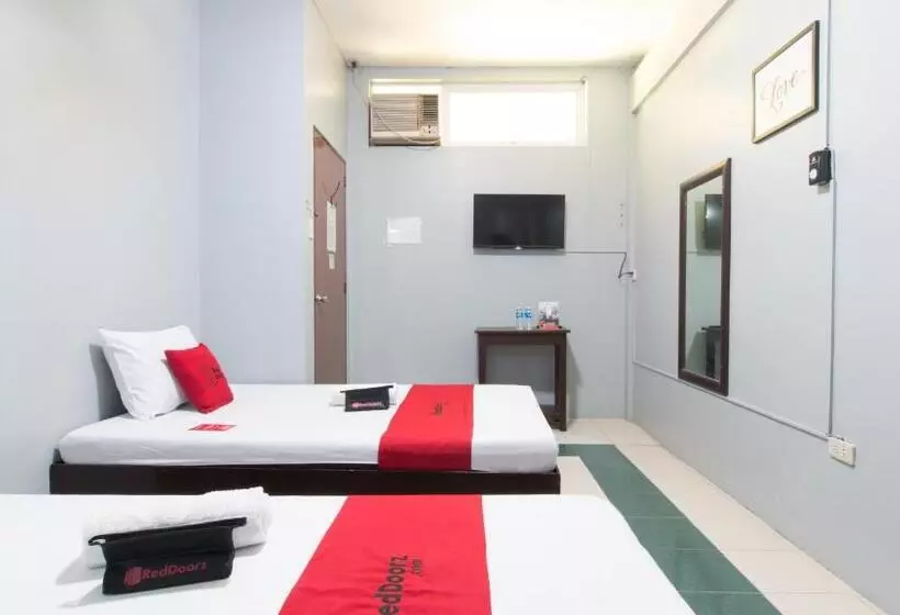 ホテル Reddoorz At Teofila Lodge