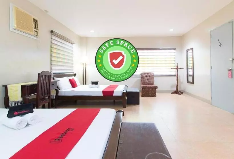 ホテル Reddoorz At Teofila Lodge