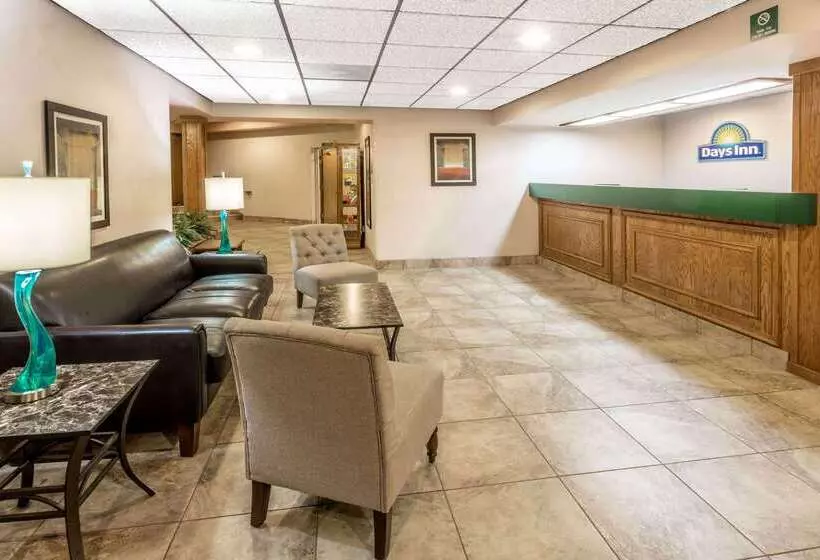 호텔 Days Inn By Wyndham Tiffin