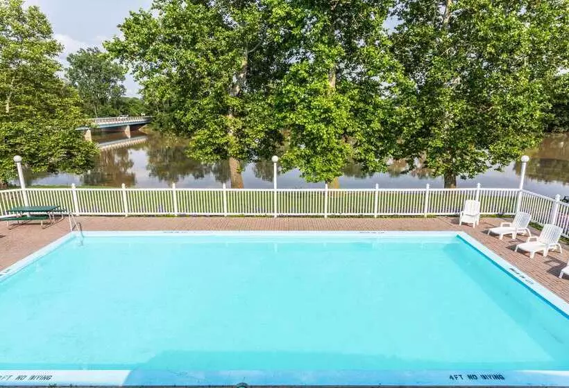 호텔 Days Inn By Wyndham Tiffin