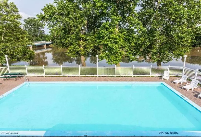 호텔 Days Inn By Wyndham Tiffin