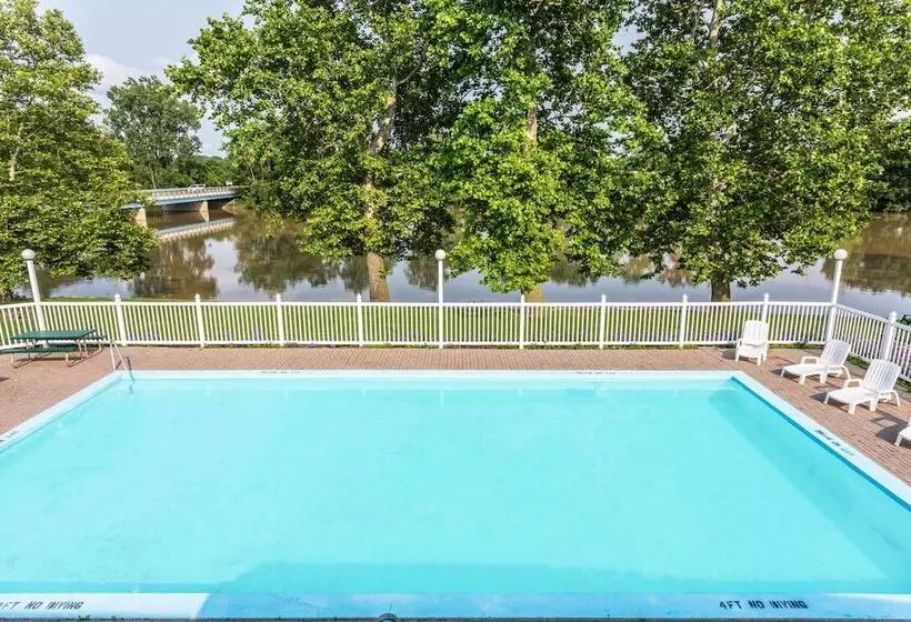 호텔 Days Inn By Wyndham Tiffin