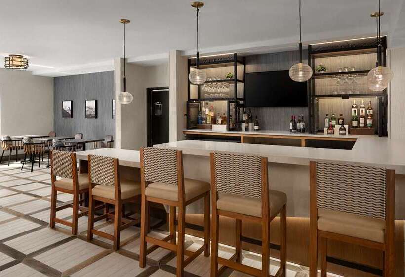 Szálloda Doubletree By Hilton Salem