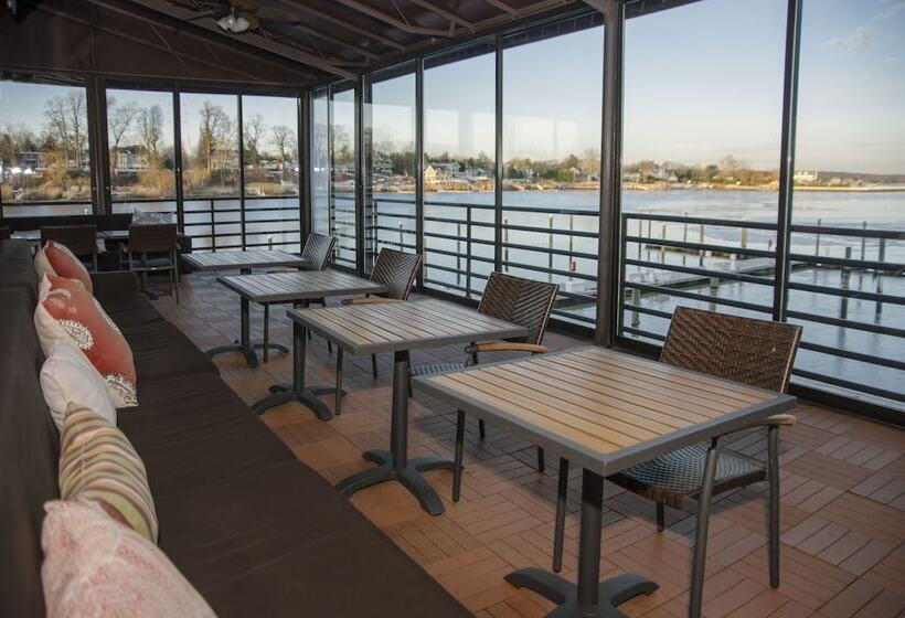 ホテル Oyster Point