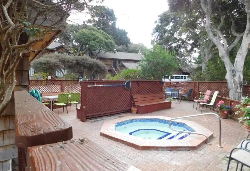 Отель Pacific Gardens Inn