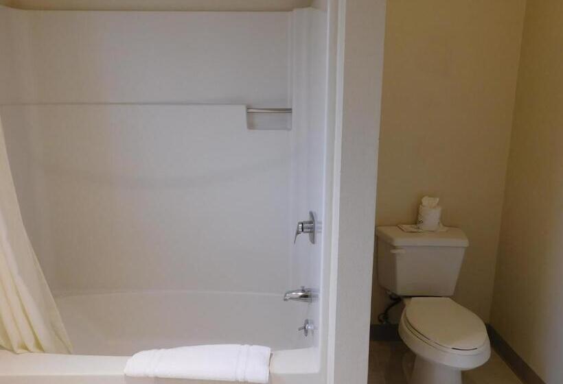 هتل Pacific Gardens Inn