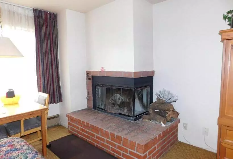 Отель Pacific Gardens Inn