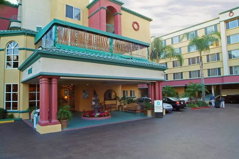 ホテル Peacock Suites