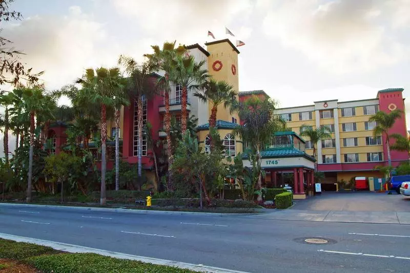 ホテル Peacock Suites