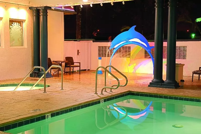 ホテル Peacock Suites