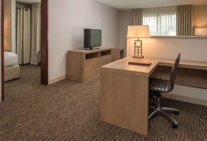 هتل Doubletree By Hilton Salem