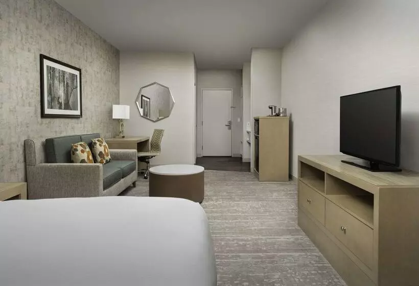 هتل Doubletree By Hilton Salem