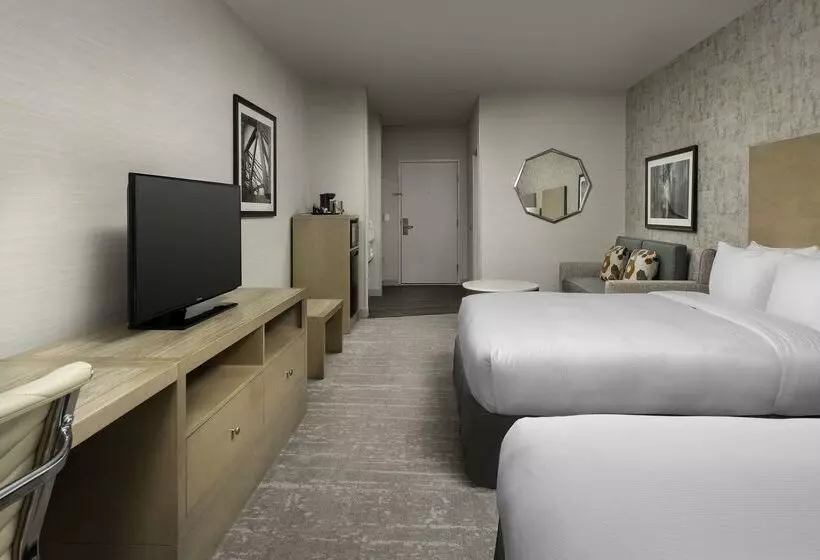 هتل Doubletree By Hilton Salem