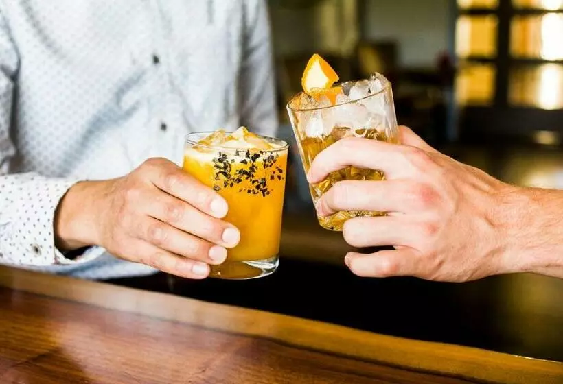 استراحتگاه The Quail Lodge