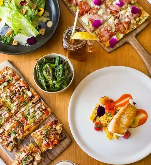 استراحتگاه The Quail Lodge