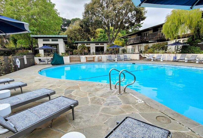 リゾートホテル The Quail Lodge