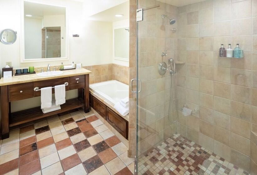 リゾートホテル The Quail Lodge