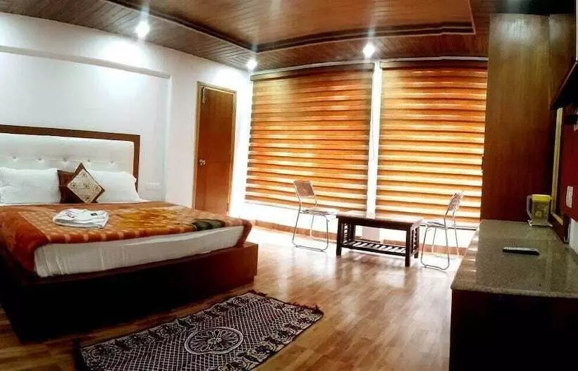 ホテル Ark 150 Meters From Mall Road