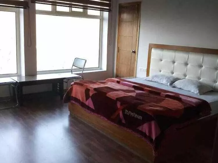 ホテル Ark 150 Meters From Mall Road